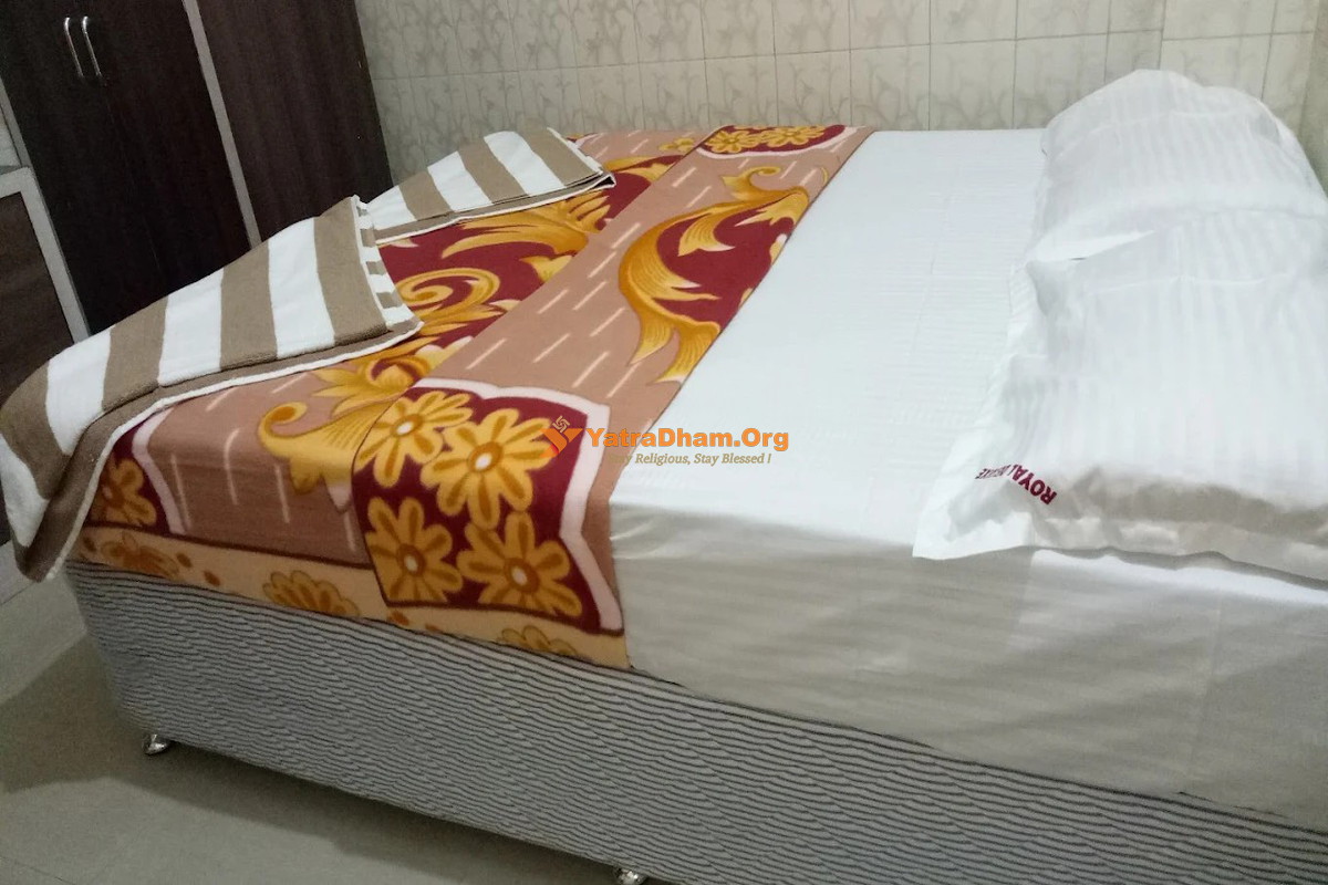 Hotel Royal Deluxe Lodge Badami Room