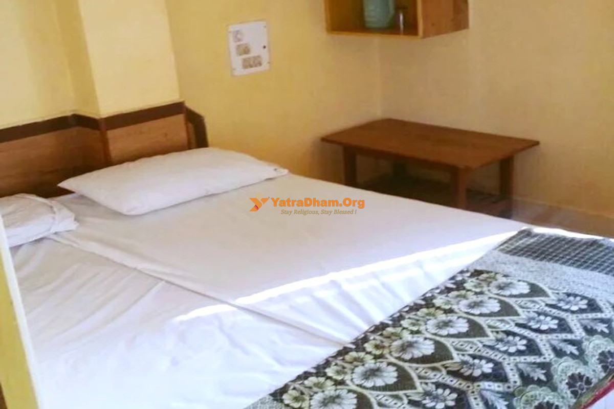 S.V Hotel And Lodge Bhuvanagiri Room