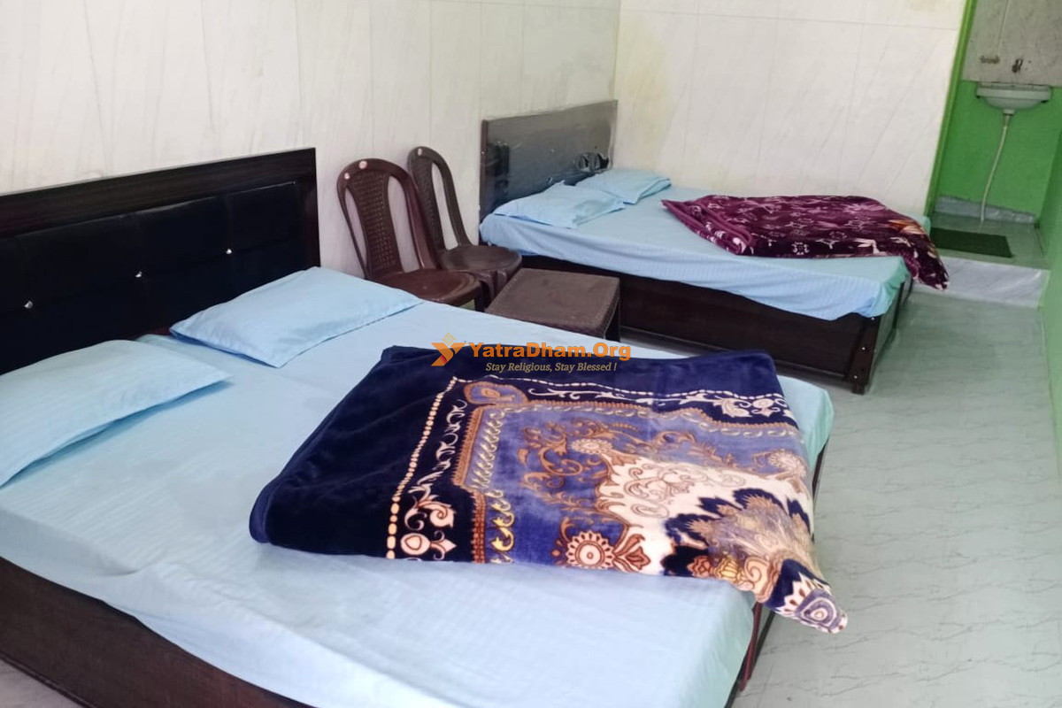 Hotel Bharat Palace Barkot 4 Bed Room View