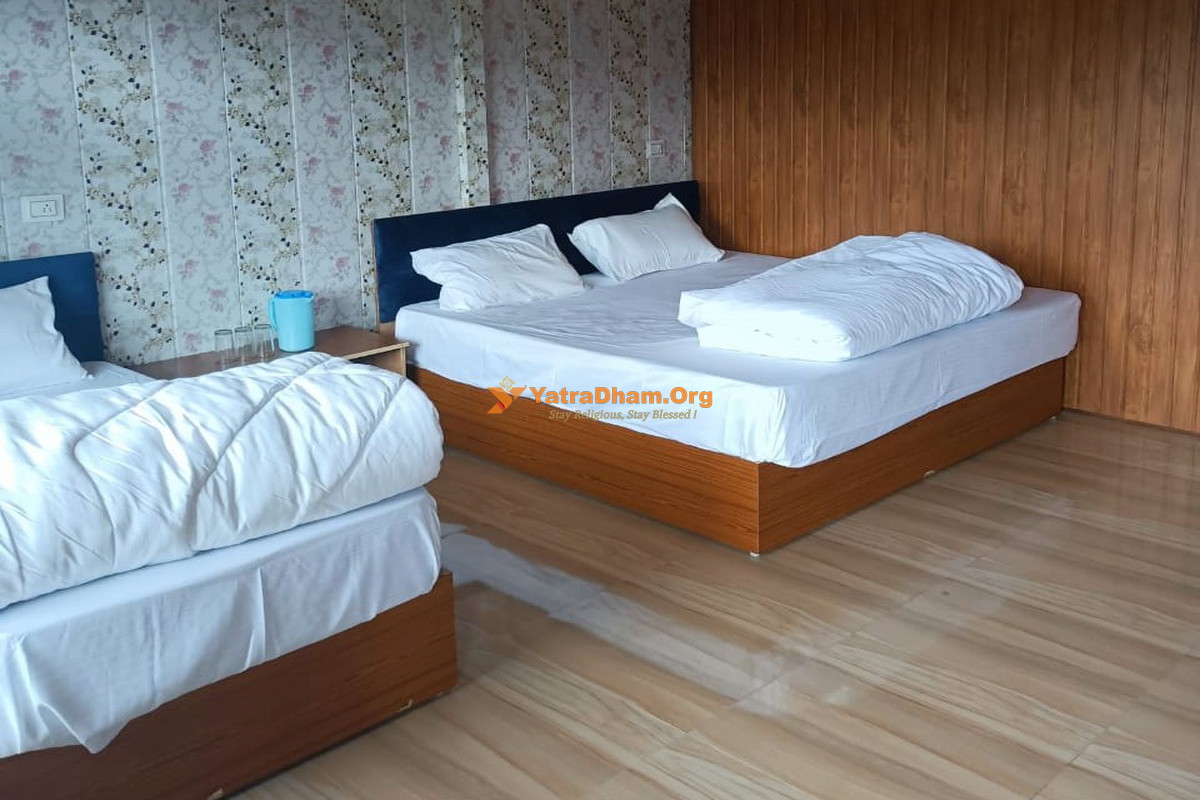 Chaukhamba View Resort Guptkashi 4 Bed Room