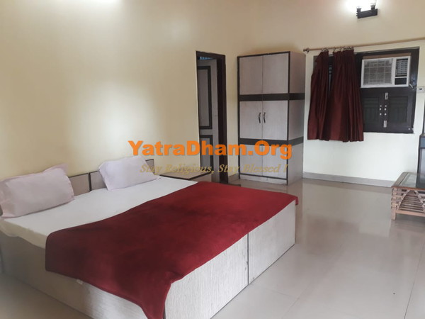 Mukund Priya Dham Dharamshala Mathura Room