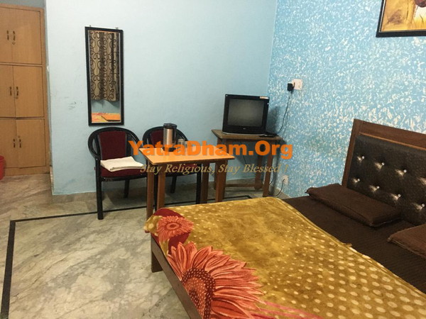 Alaknanda Hotel Srinagar 2 Bed Room