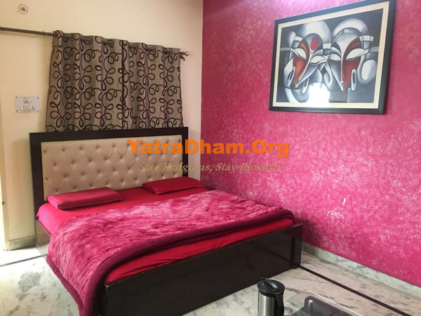Alaknanda Hotel Srinagar 2 Bed Room