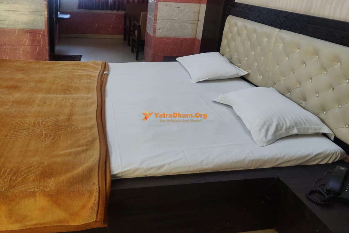  Khandelwal Seva Sadan Trust Mathura Double Bed Room