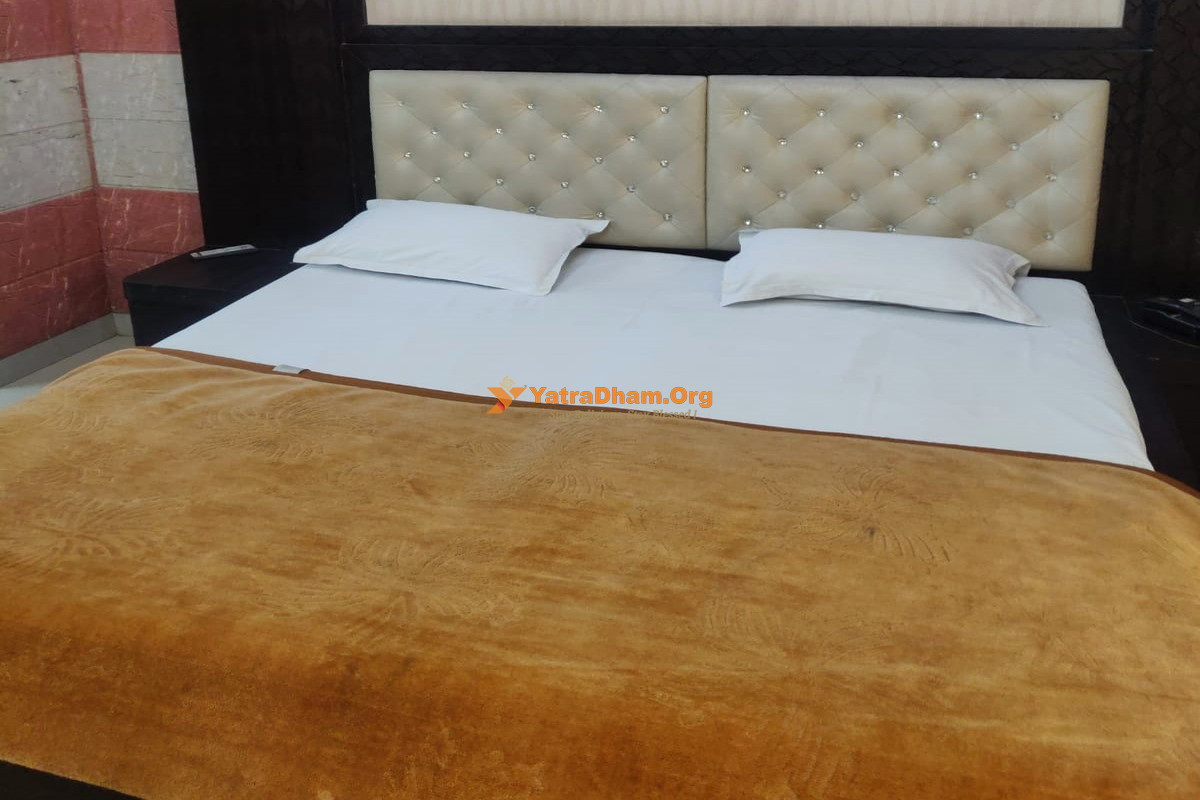  Khandelwal Seva Sadan Trust Mathura Double Bed Room