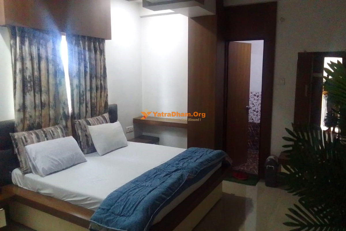 Hotel Bhakt Niwas Shegaon 2 Bed Room