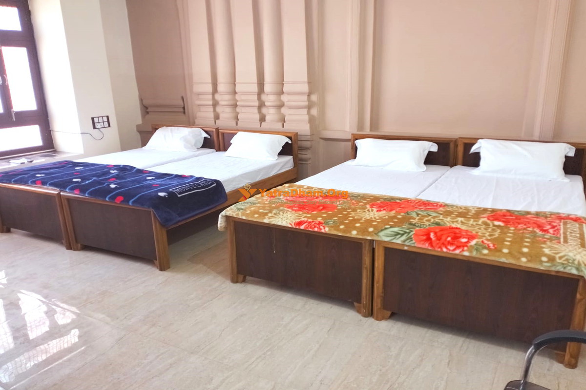Garg Homestay Ayodhya 4 Bed Room