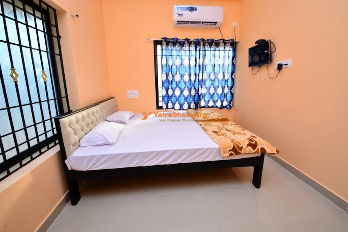 Murudeshwar Hotel Shree Sigandureshwari Room View