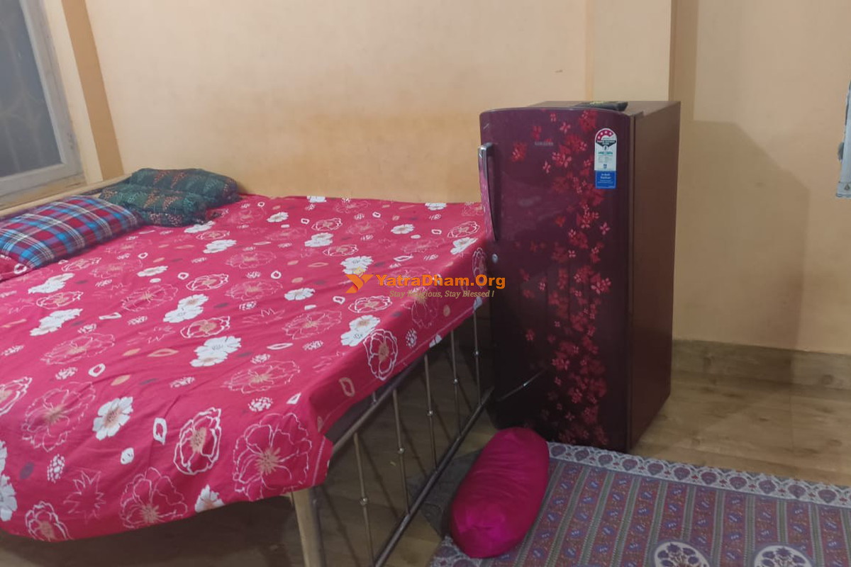 Siliguri Ashram Sona Chand Mathpati Deoghar Room